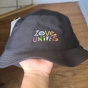 NWT Love unites bucket hat